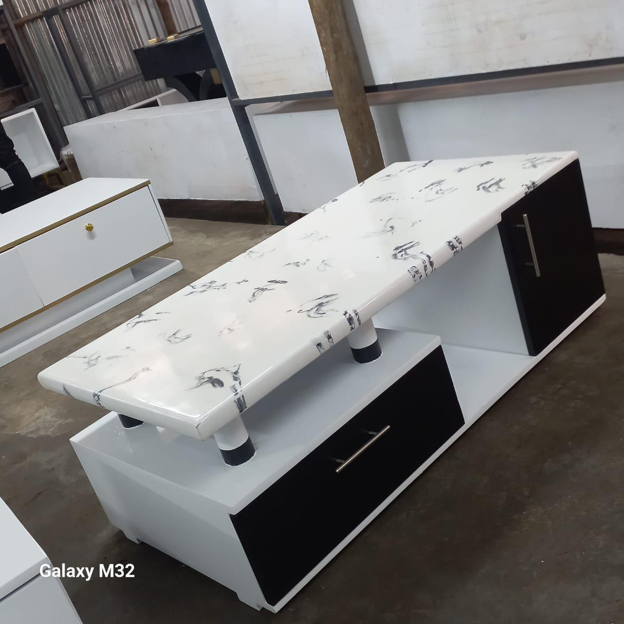 Hunka Table Set