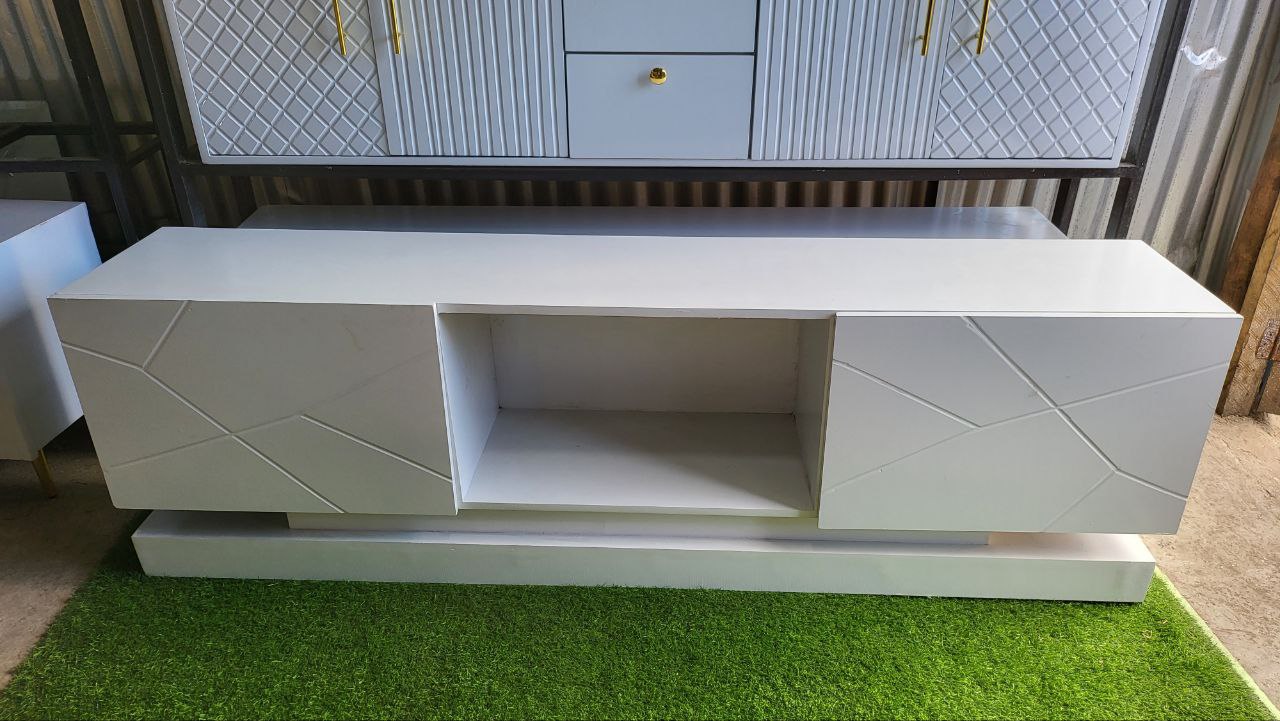 G Tv Stand
