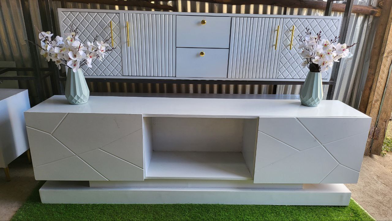 G Tv Stand