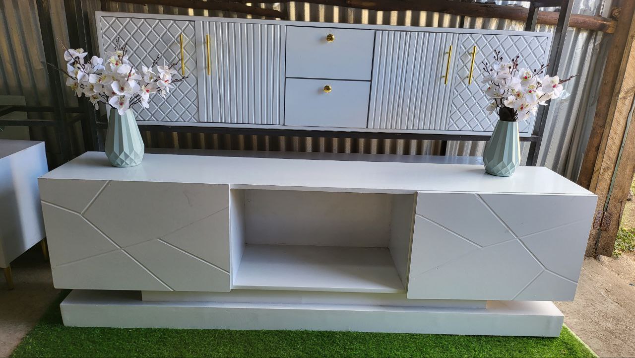 G Tv Stand