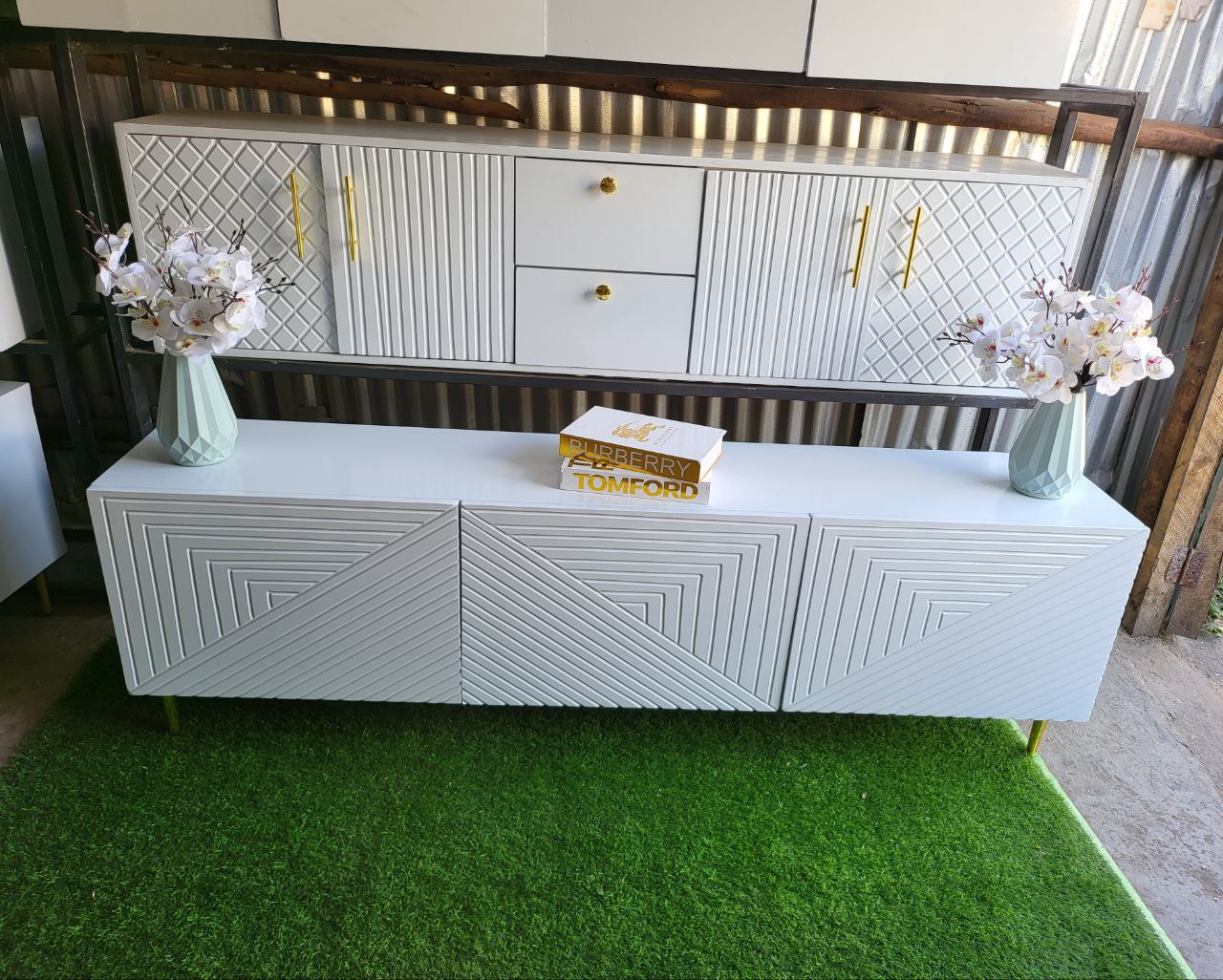 Square Lines White Tv Stand
