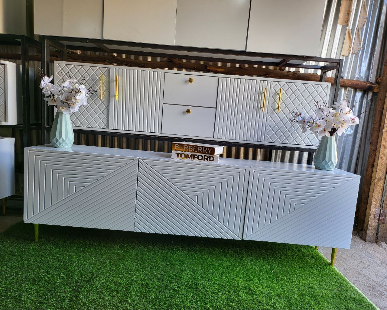 Square Lines White Tv Stand