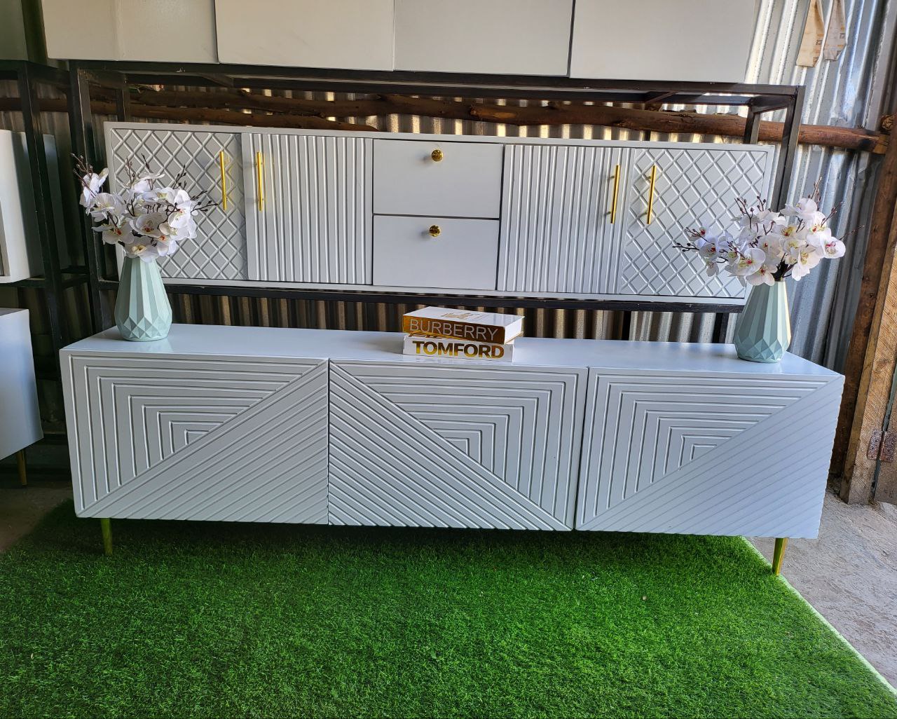 Square Lines White Tv Stand