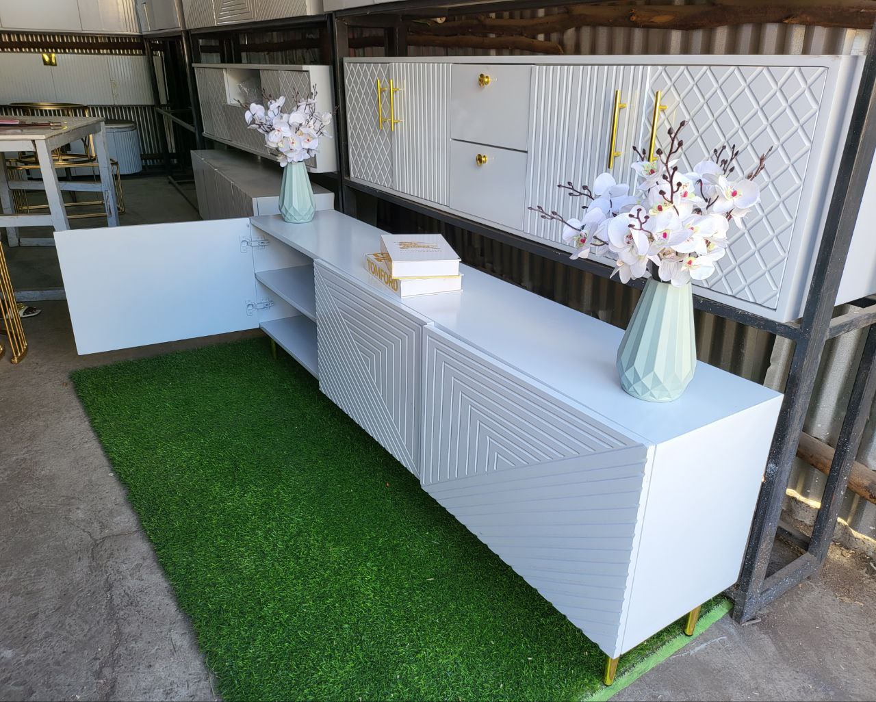 Square Lines White Tv Stand