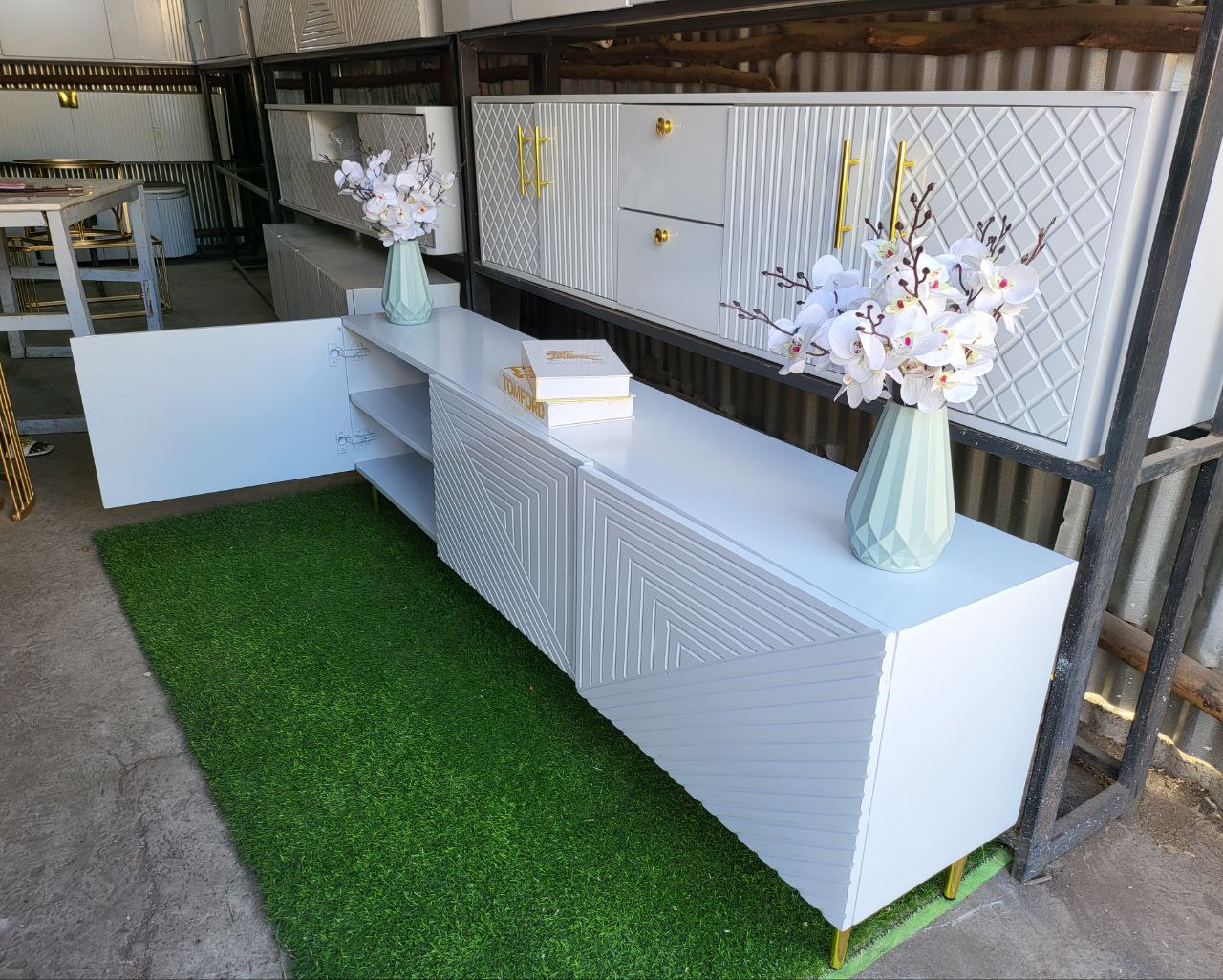 Square Lines White Tv Stand