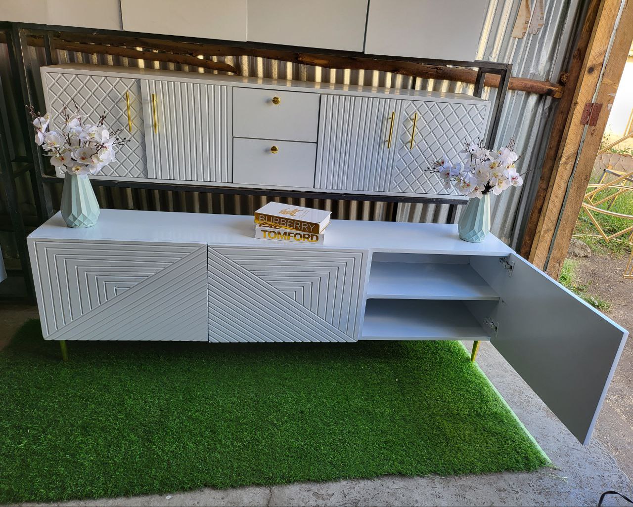 Square Lines White Tv Stand