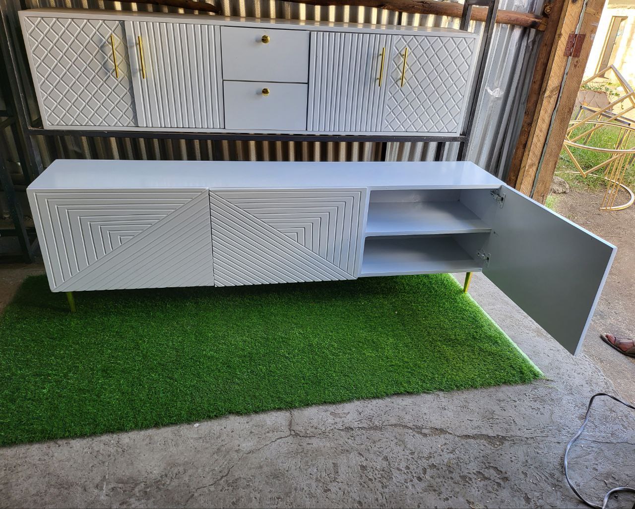 Square Lines White Tv Stand