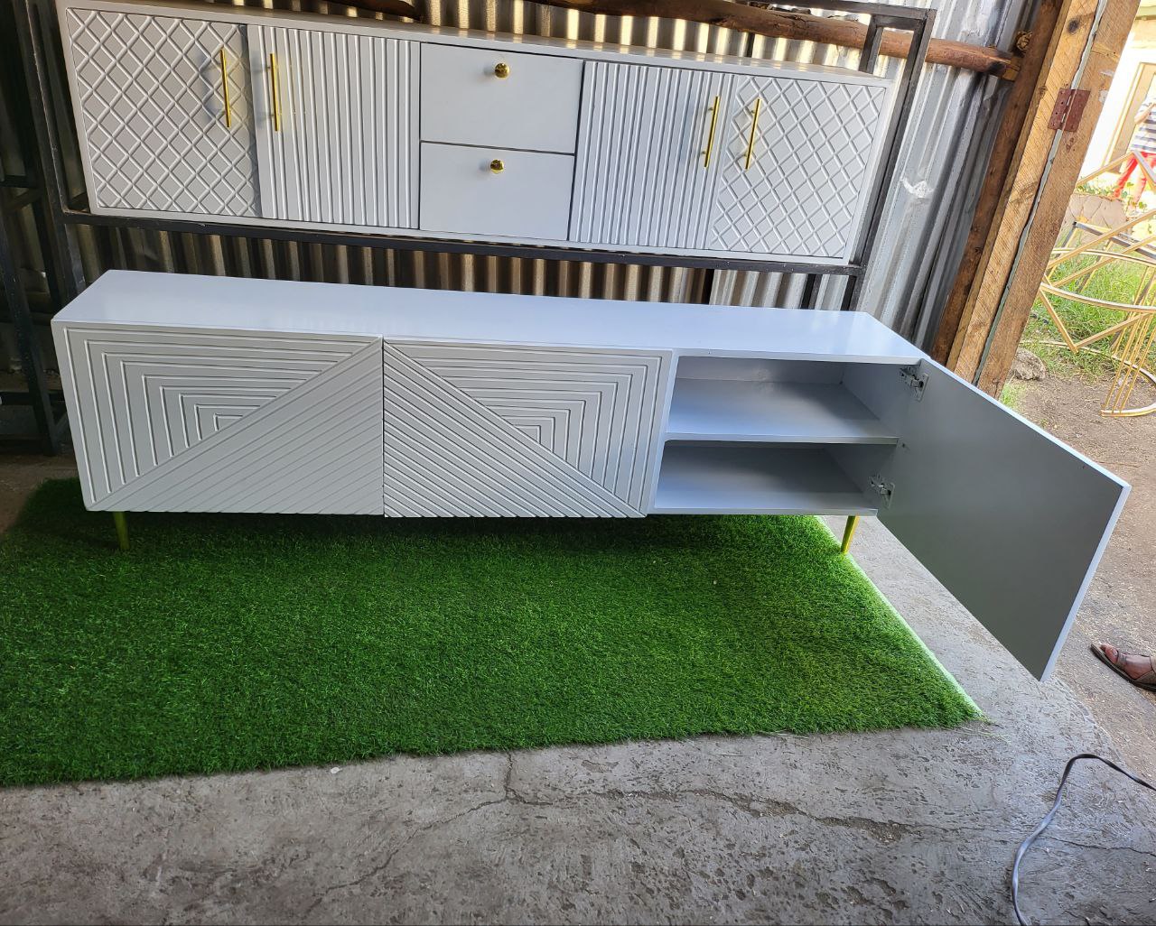 Square Lines White Tv Stand