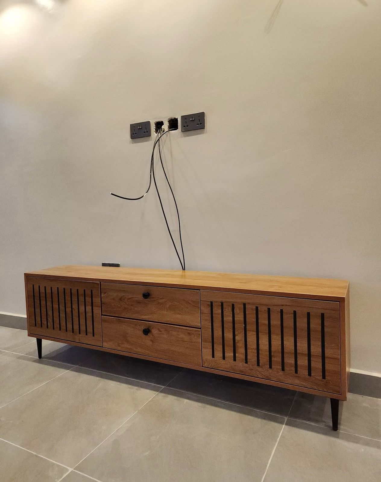 The Linear Oak 6ft Executive TV Console